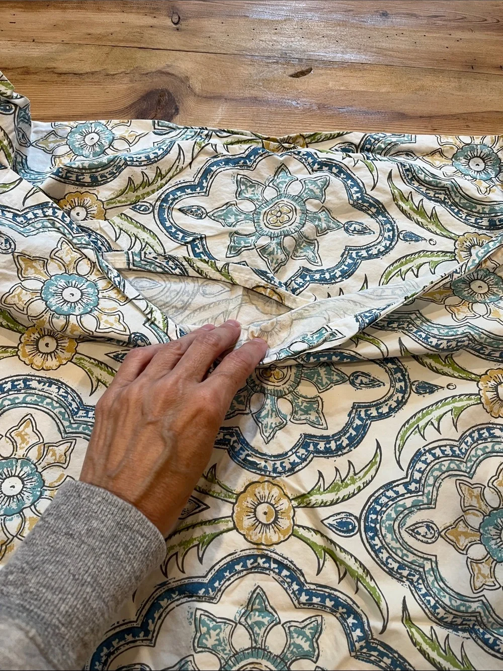 POTTERY BARN Oversized Standard Floral Pillow Cover Sham Medallion